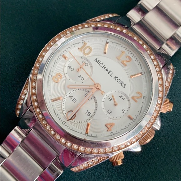 🤩Excellent condition Michael Kors Watch - Picture 2 of 2